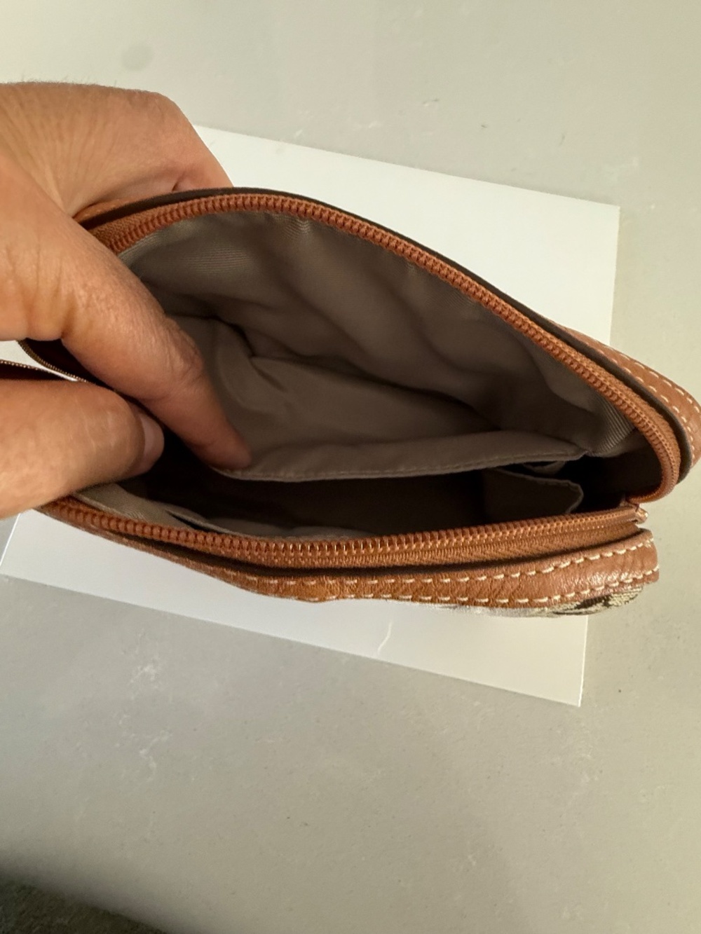 Coach Clutch - Picture 7 of 9